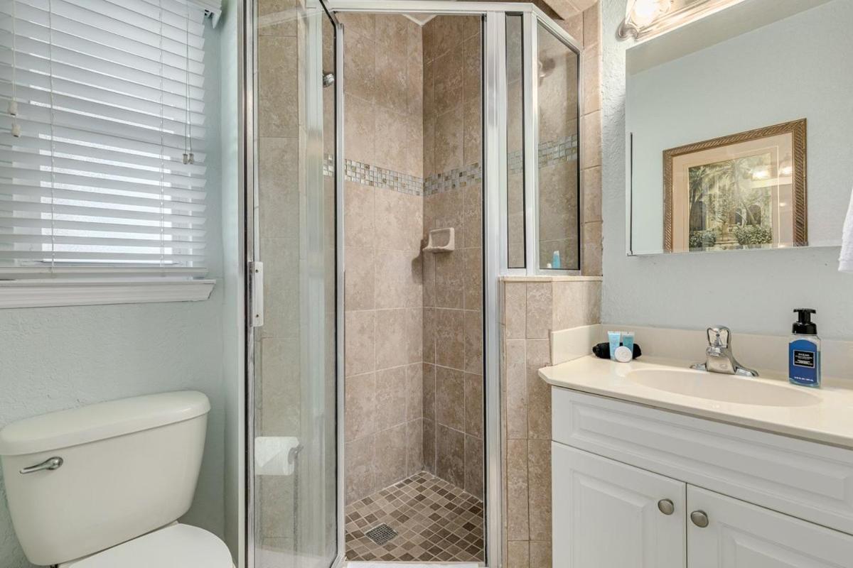Walkable To Restaurants And Steps To The Beach! - Coconut Villa'S Suite 10 St. Pete Beach Extérieur photo
