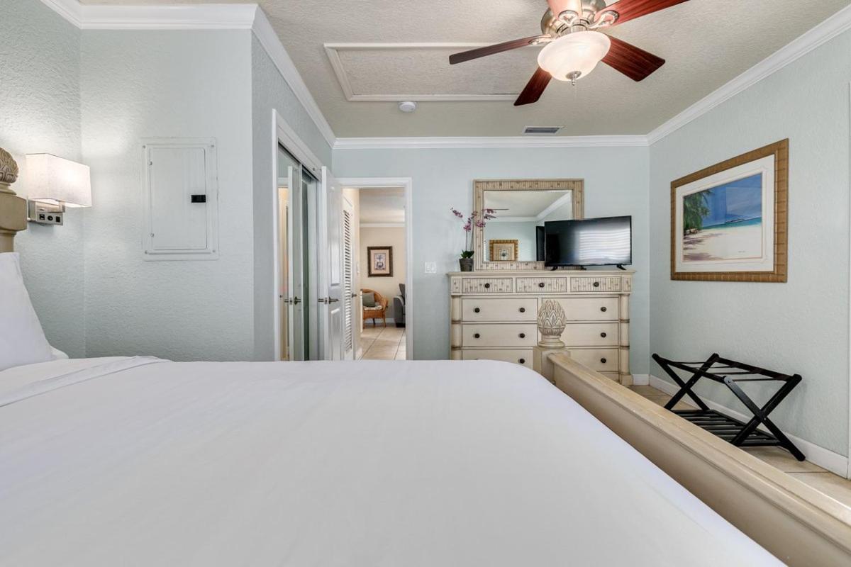 Walkable To Restaurants And Steps To The Beach! - Coconut Villa'S Suite 10 St. Pete Beach Extérieur photo